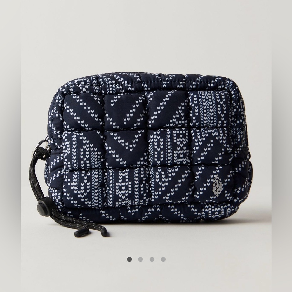 NWT Free People FP Movement Mini Bag/Micro Pouch Bundle 👯‍♀️. Chevron Stripe